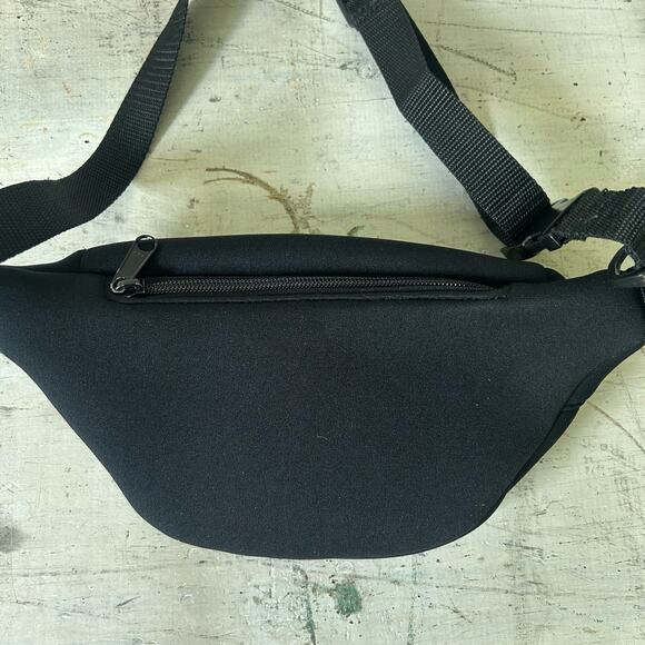 Vintage Disney world embroidered Mickey Mouse Fanny pack 90s Y2K belt bag - Picture 7 of 13